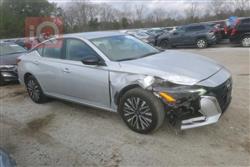 نيسان ألتيما